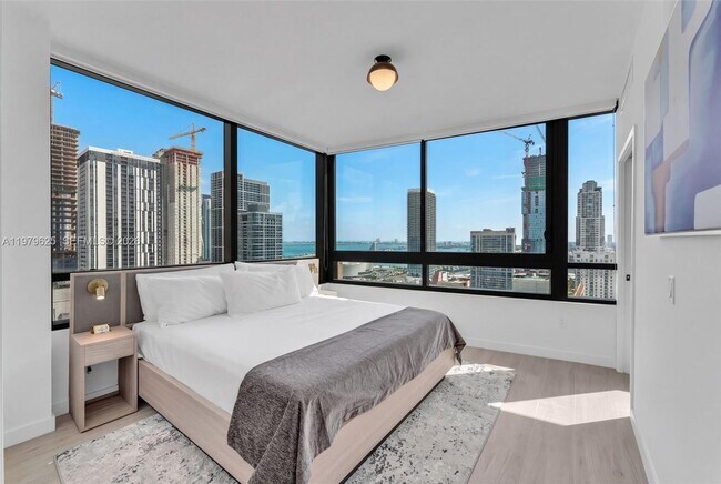 Building Photo - 225 N Miami Ave