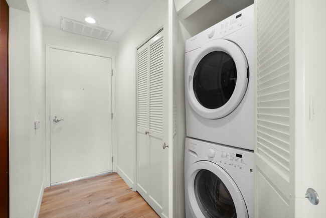 In-unit Washer/Dryers - Chateau Hilgard