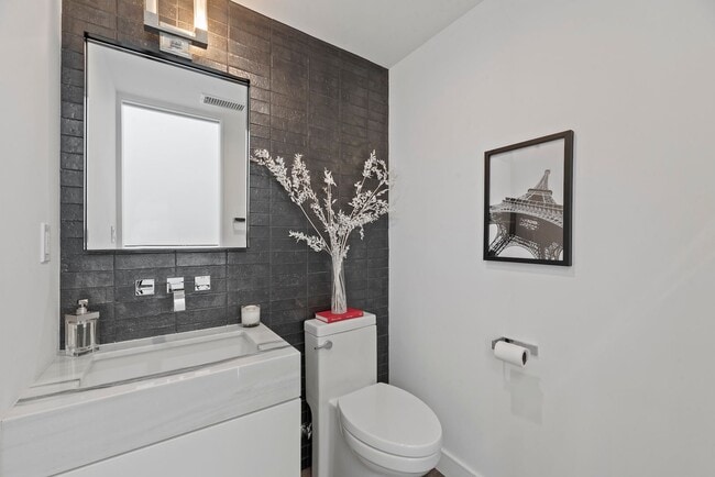 Building Photo - Recently Built, Fully Furnished, Custom Home w/ Amazing Indoor/Outdoor Living Space, Perched Abov...