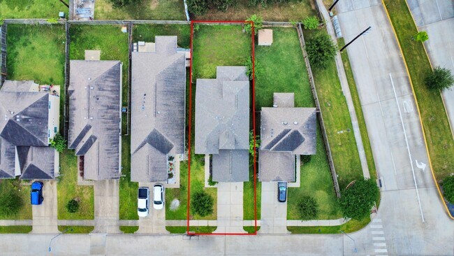 Building Photo - 10606 Sun River Falls Dr
