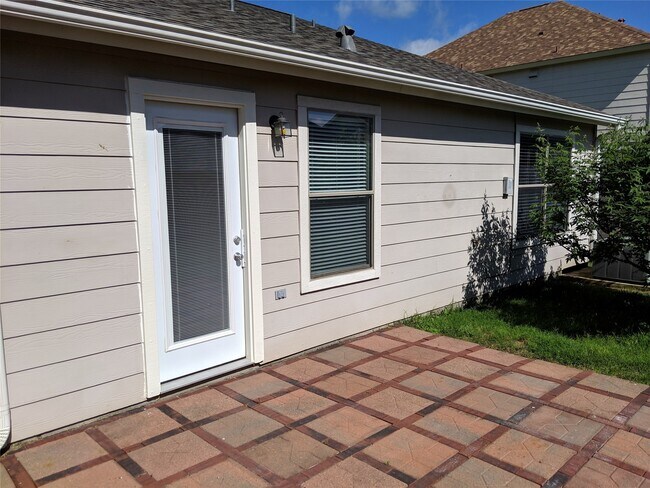 Building Photo - 21210 Shadow River Ln