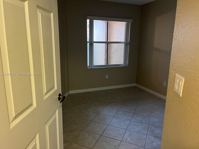 Building Photo - 4952 Tradewinds Ter