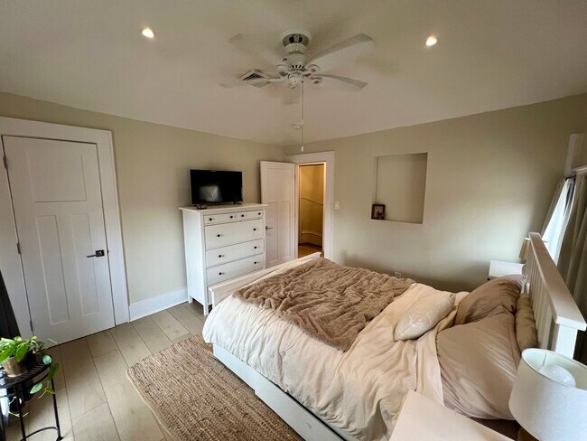 Building Photo - 246 Washington Ave