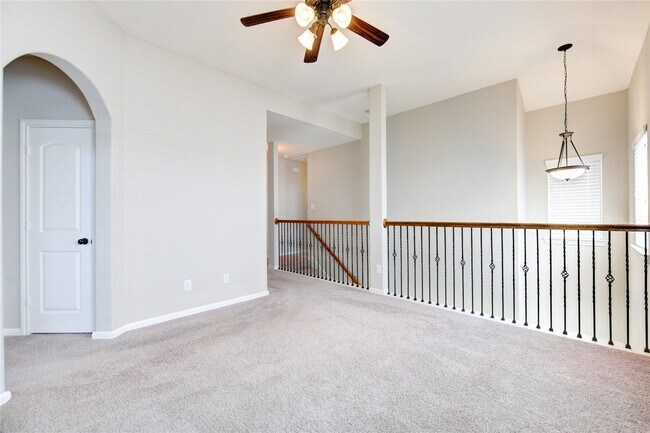 Building Photo - 12130 La Strada St