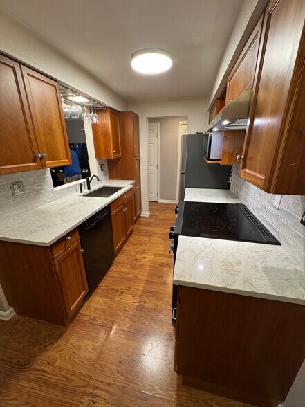 Building Photo - 17302 NE 45th St