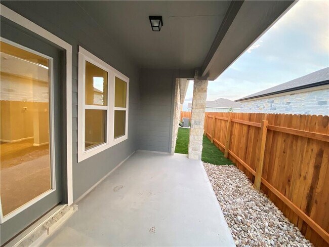 Building Photo - 8409 Looksee Ln