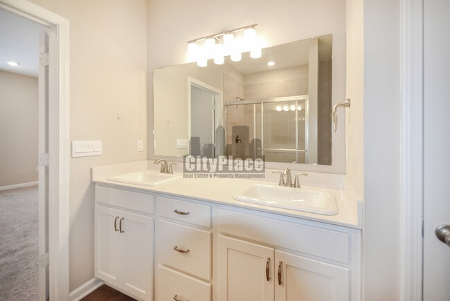 Building Photo - 1723 S Centennial Ave