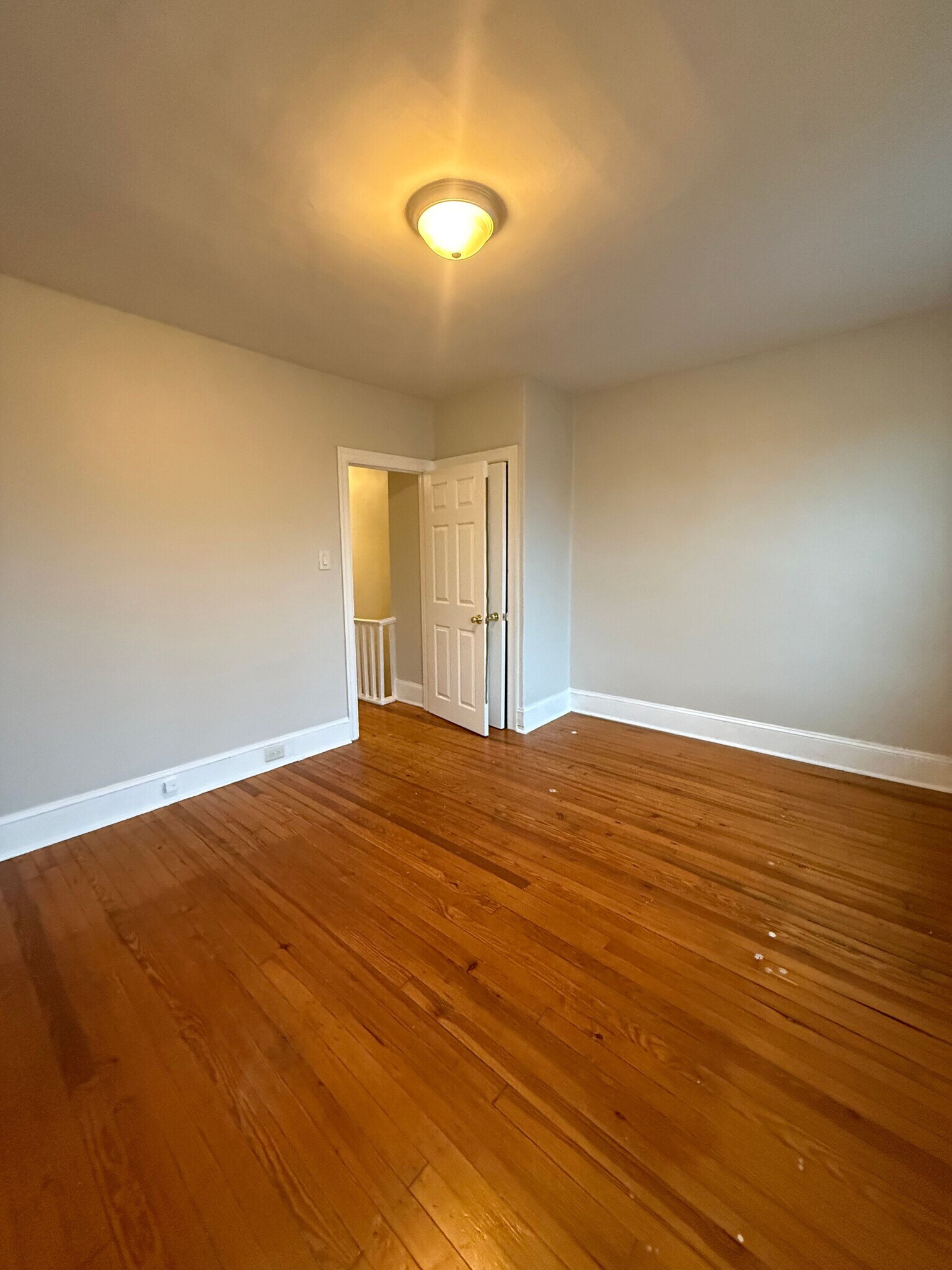 Building Photo - 5033 Ditman St