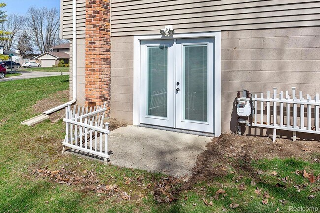 Building Photo - 25690 Glamorgan Dr