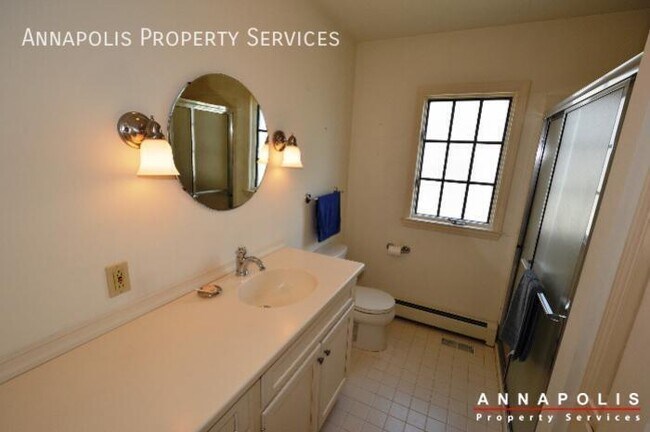 Building Photo - 208 Avondale Cir