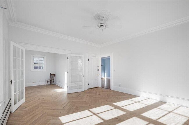 Building Photo - 89 Oak St