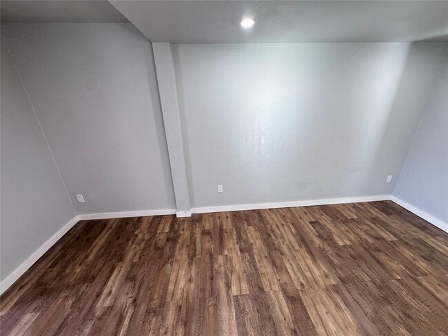 Building Photo - 1050 FM970