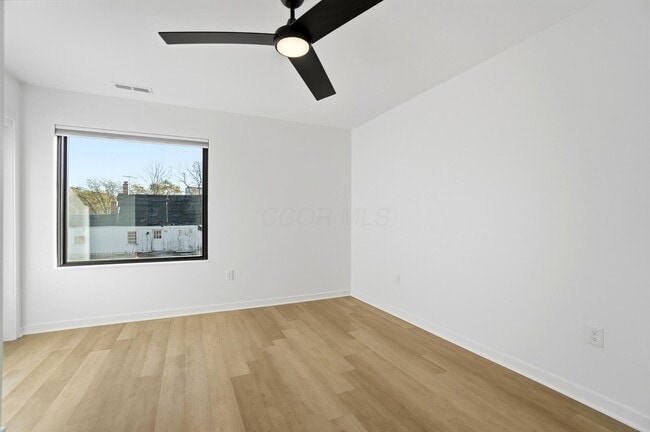 Building Photo - 33 N Blacksmith Ln