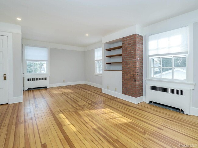 Building Photo - 7 Kissam Ln