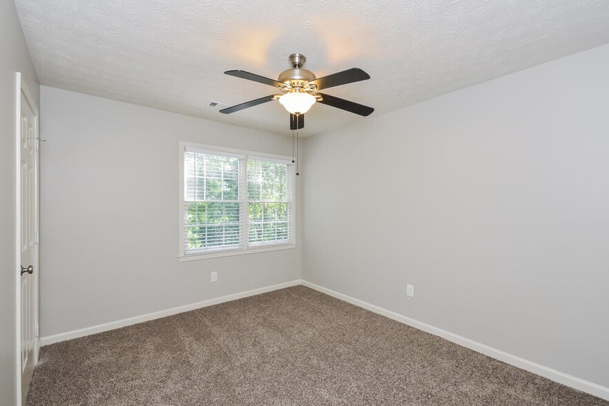 Building Photo - 381 Canterbury Ln