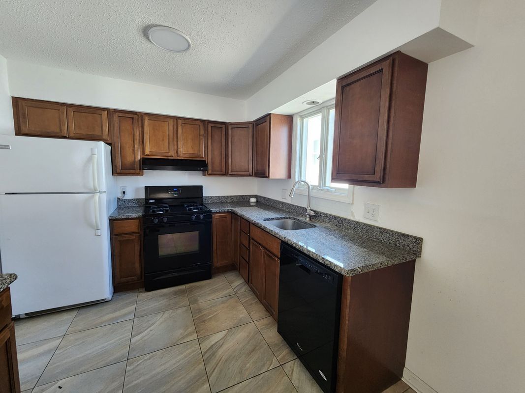 Building Photo - 106-108 North Dudley Avenue, 1st Floor