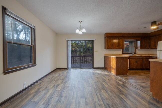 Building Photo - 105 Hanover Way