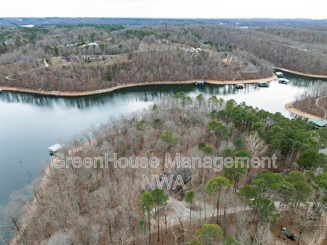 Building Photo - 8984 Falls Hollow Rd