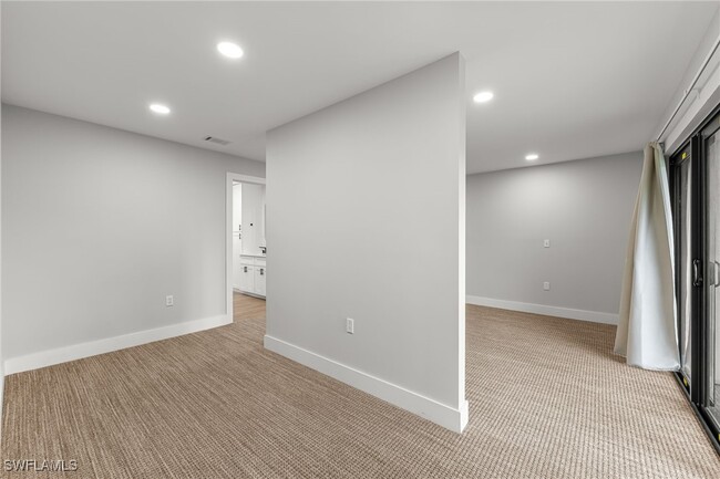 Building Photo - 1890 Bald Eagle Dr