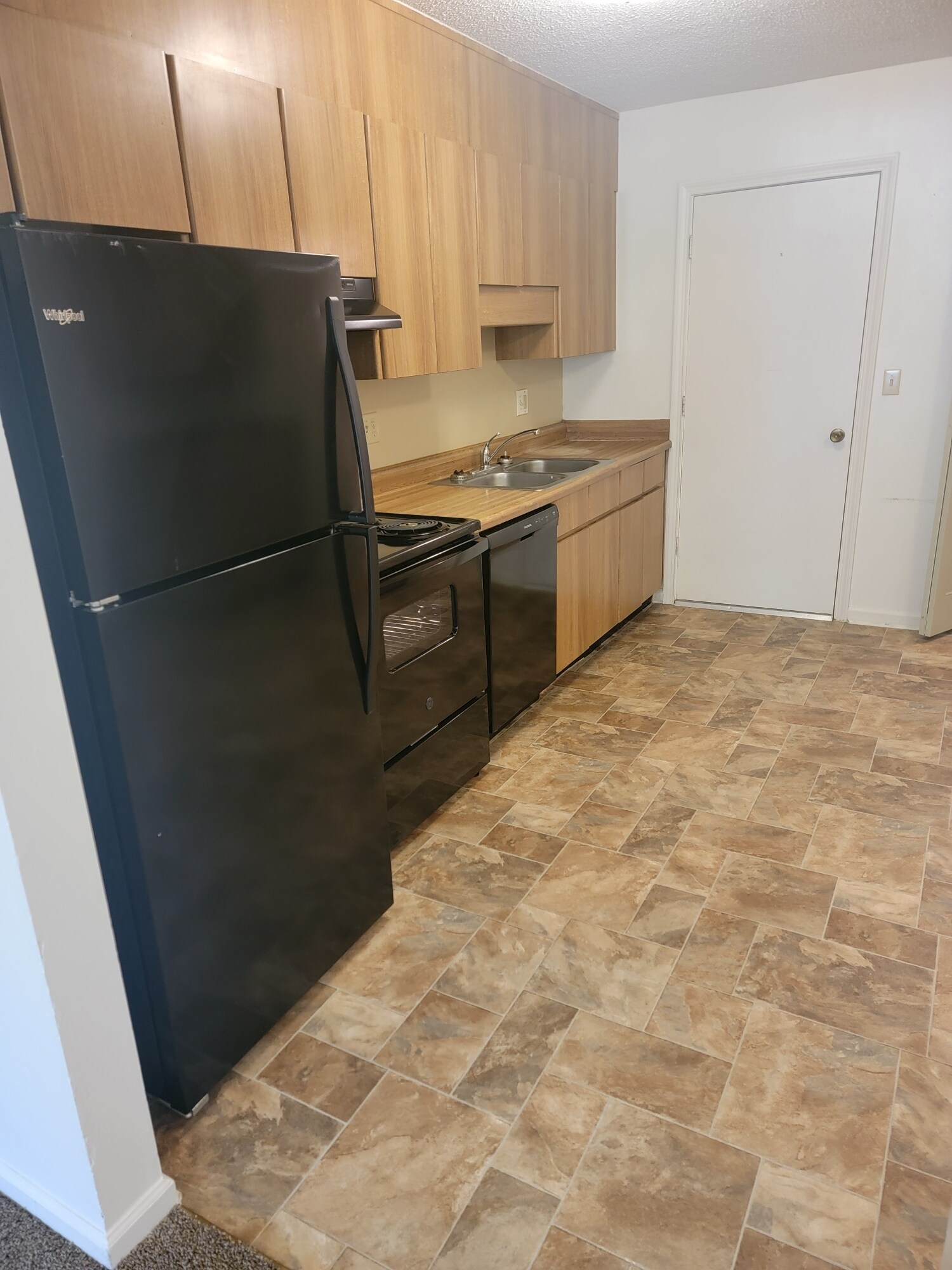 Building Photo - 8457 Shawn Ridge Dr