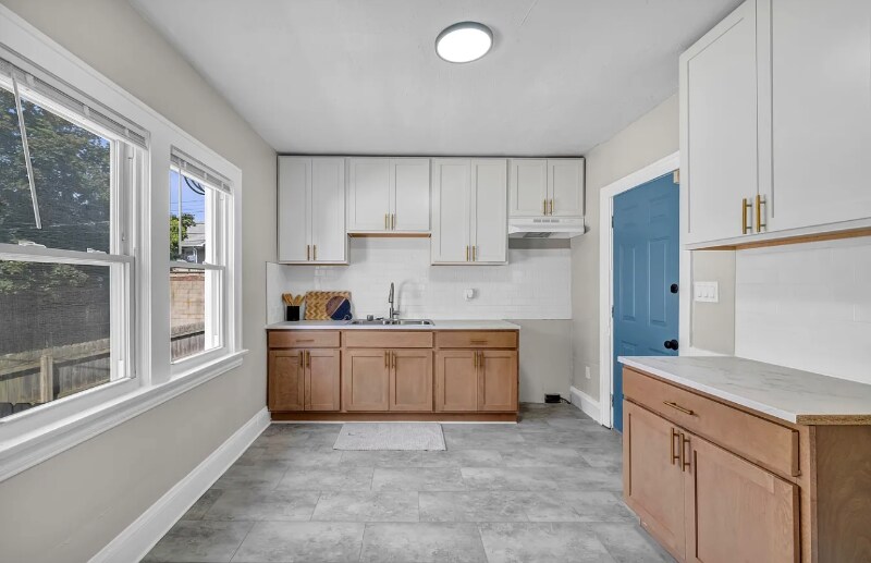 Building Photo - 11125 Melba Ave