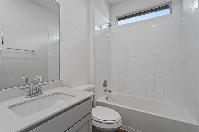Building Photo - 109 Charles Trl
