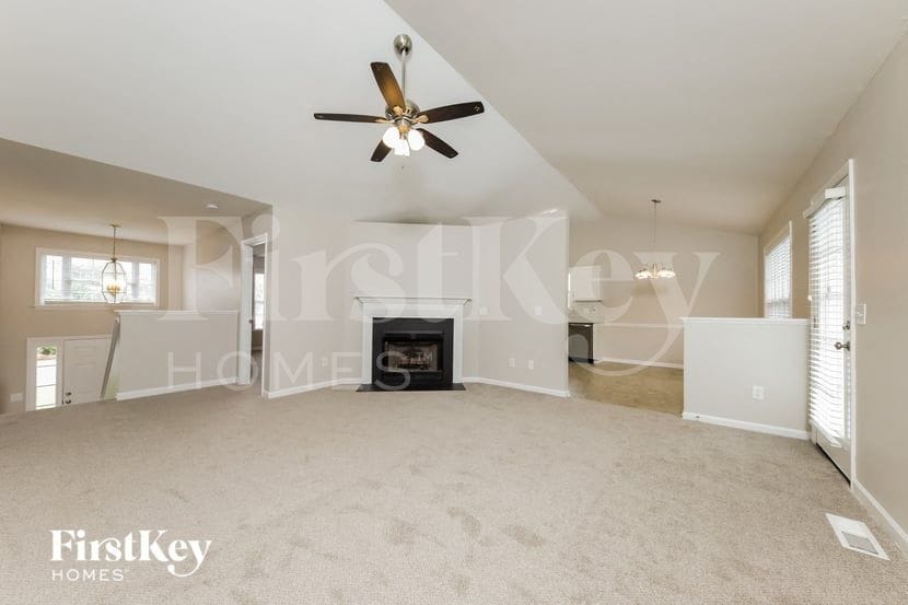 Building Photo - 2435 Wynbrook Dr