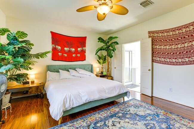 Building Photo - 618 Bending Bough Dr