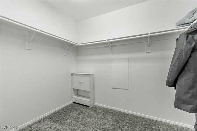 Building Photo - 776 Anacapri St