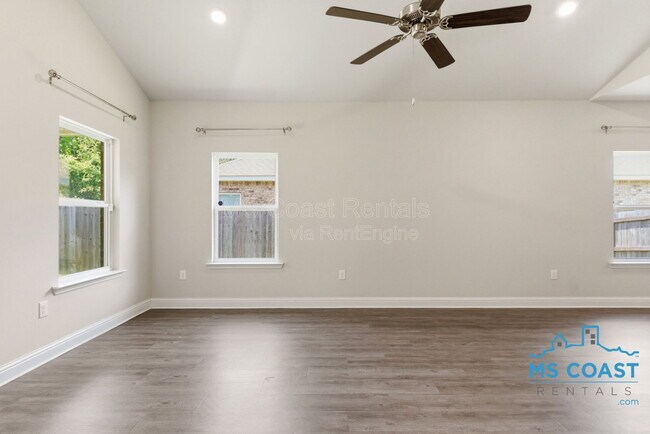 Building Photo - 5723 Overland Dr