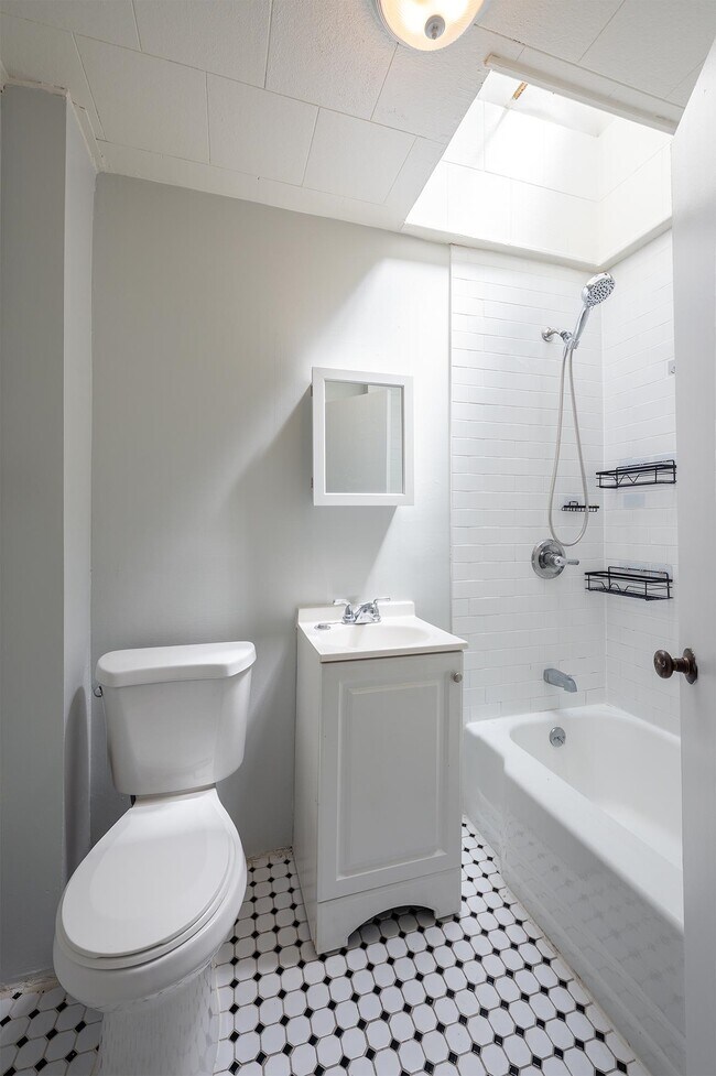 Building Photo - 85 Palisade Ave