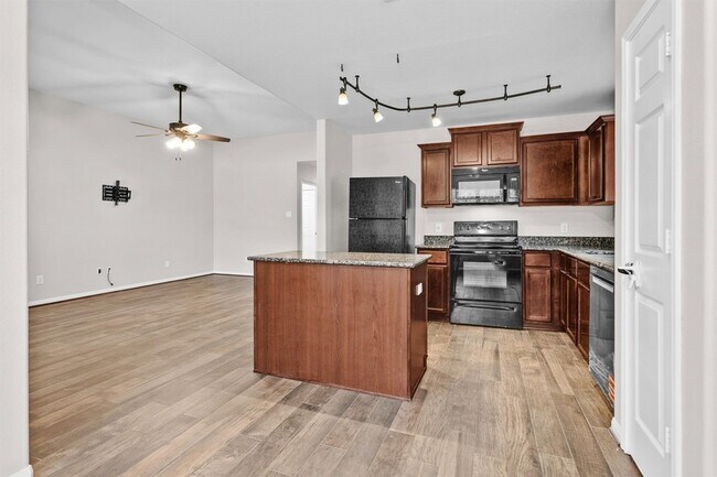 Building Photo - 30822 W Lost Creek Blvd