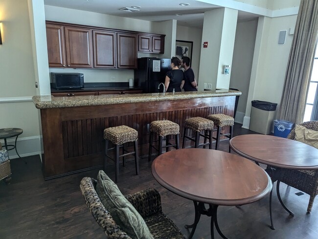 Building Photo - 2465 Army Navy Dr