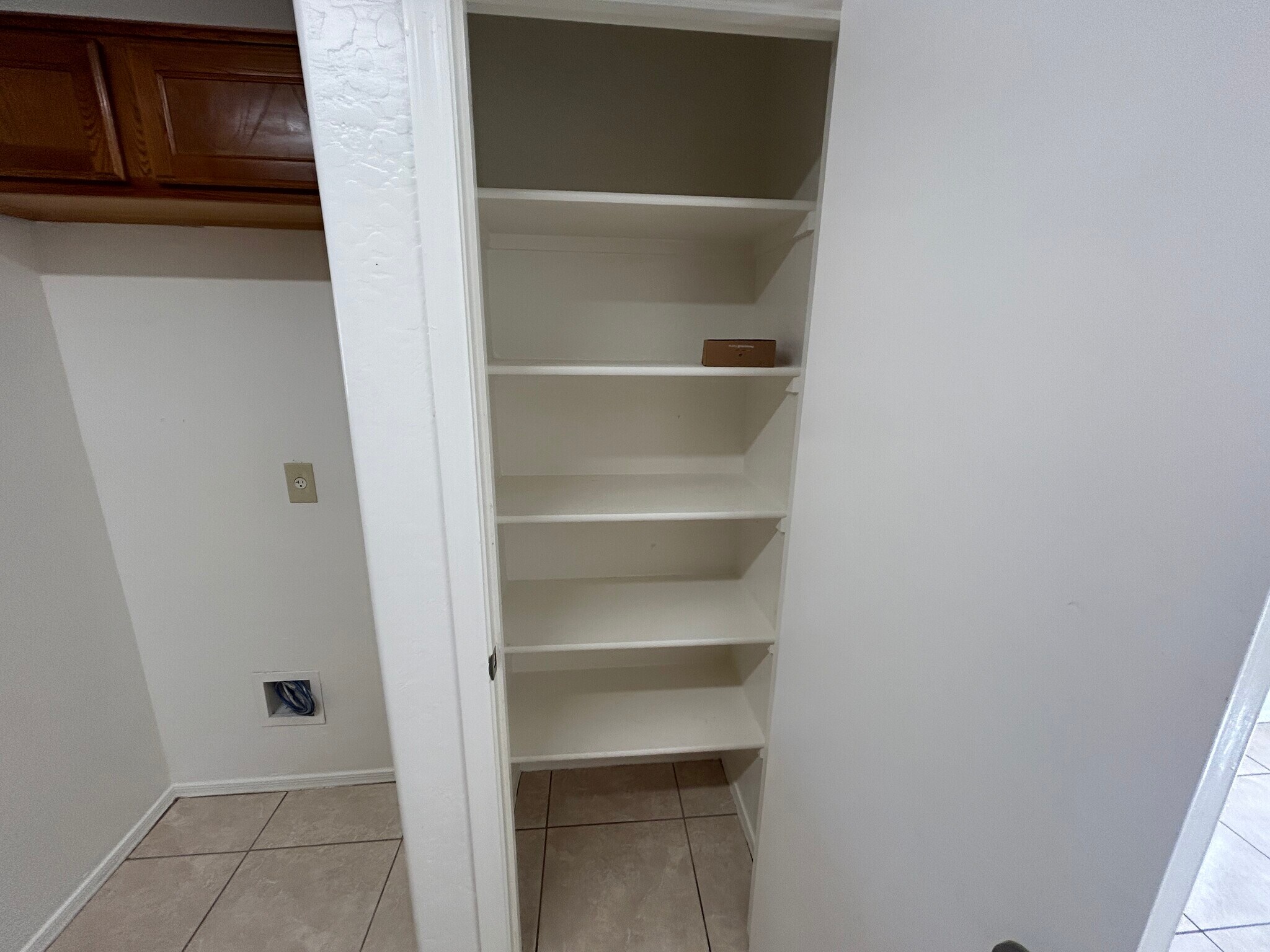 Building Photo - 7028 S 46th Dr