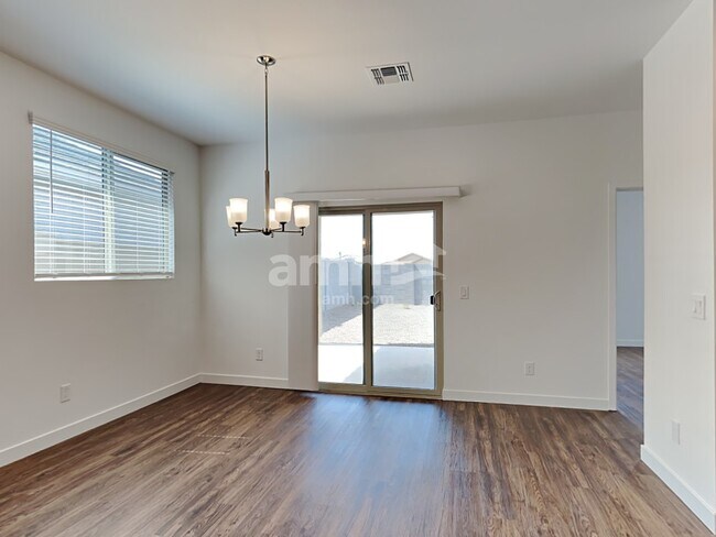 Building Photo - 4214 S 105th Dr