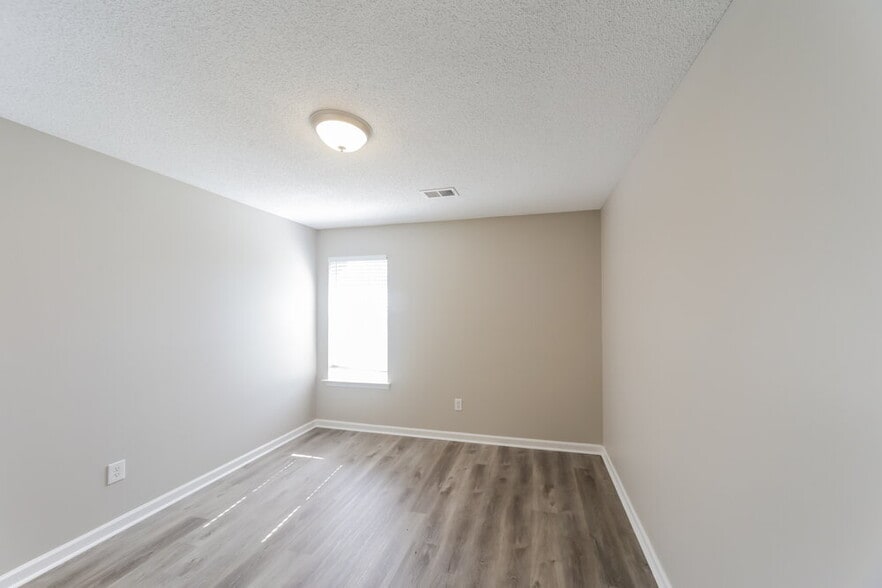 Building Photo - 2943 Dawkins Ct