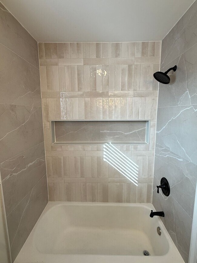 Building Photo - Beautiful 3 Bedroom Single-Family Home in Essex, MD