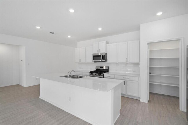 Building Photo - 138 Arbordale St