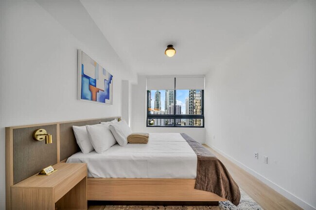 Building Photo - 225 N Miami Ave