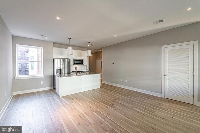 Building Photo - 5412 Chancellor St