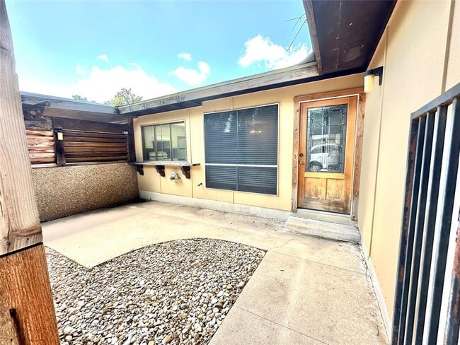 Building Photo - 5808 Nassau Dr