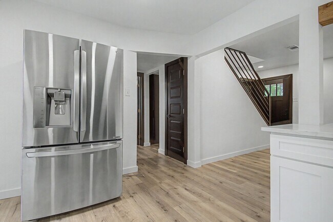 Building Photo - 4 bedroom 2 bath completely remodeled