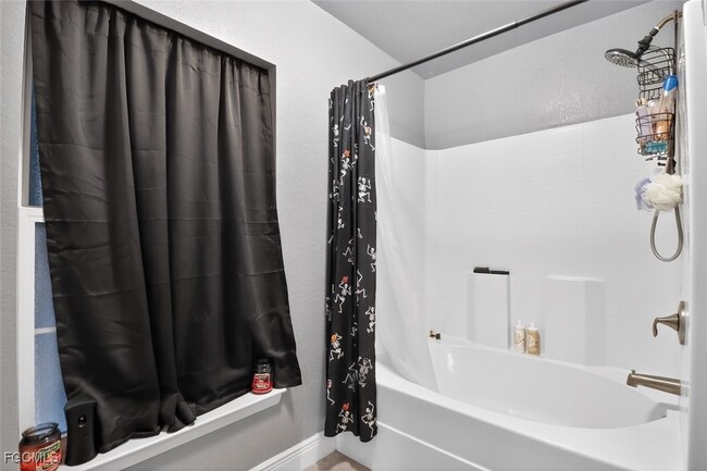 Building Photo - 4301 NW 36th Pl