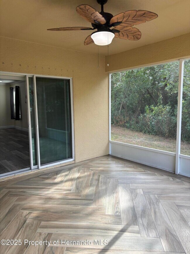 Building Photo - 1159 MacFarlane Ave