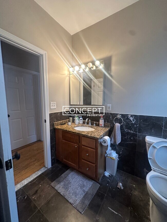 Building Photo - 47A Hillside St. Unit 3