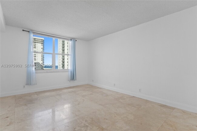 Building Photo - 2501 S Ocean Dr