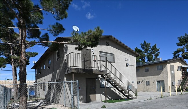 Building Photo - 2301 Stewart Ave