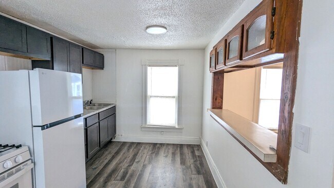 Building Photo - 2516 5th St