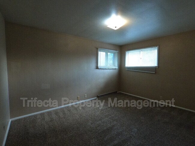 Building Photo - 622 Miller Dr