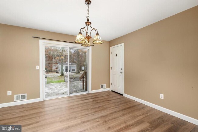 Building Photo - 29 Anita Dr